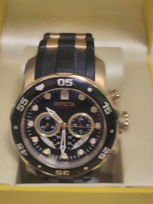 Страхотен часовник iNVICTA