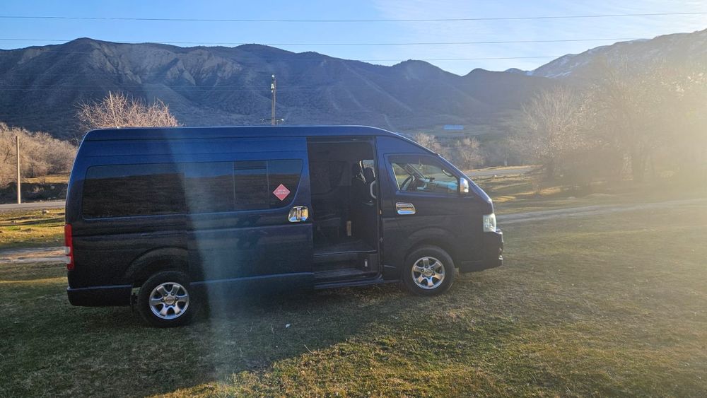 Микроавтобус Тойота хайс