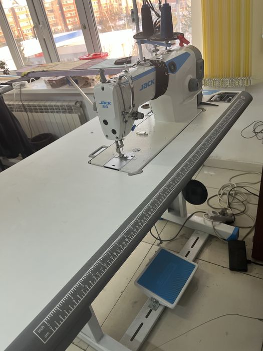 Продам швейную машинку jack