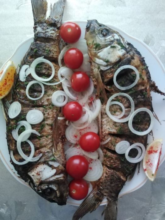 Жареный сазан.  Доставка