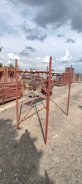 Vând schela metalica la modul