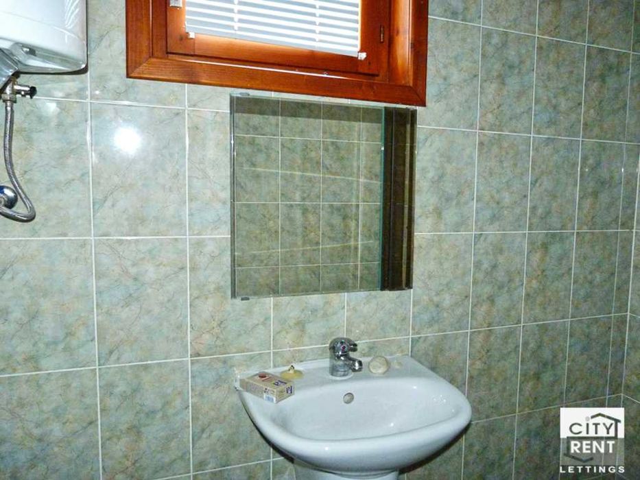 Дава се под наем Етаж от къща в Велико Търново, Център - 100 кв.м за 330 € - Снимка #9