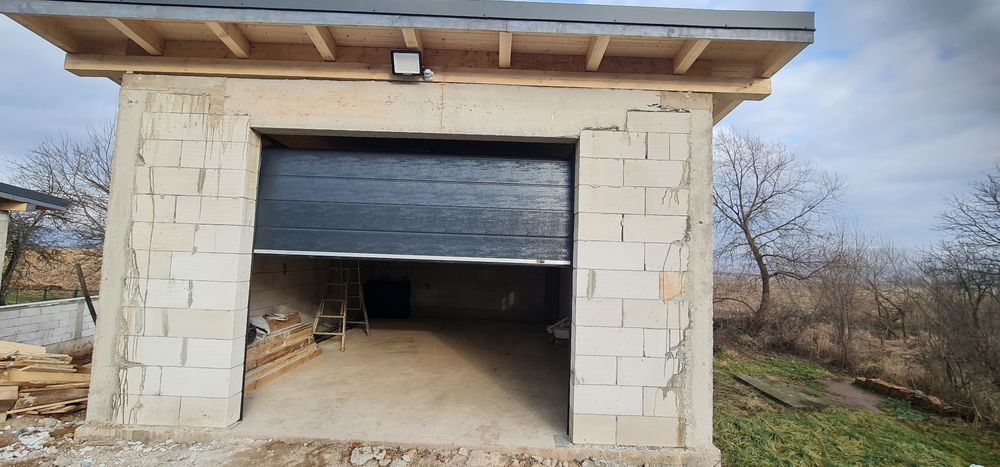 Usi secționale/ usi de garaj/ usi tip rulou/ porți secționale/ usa