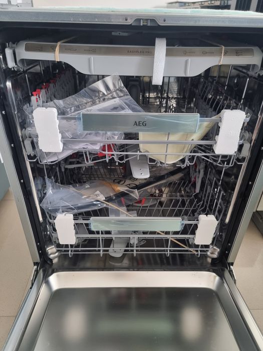 Съдомиялна машина за пълно вграждане AEG 9000 (Flexibility)
