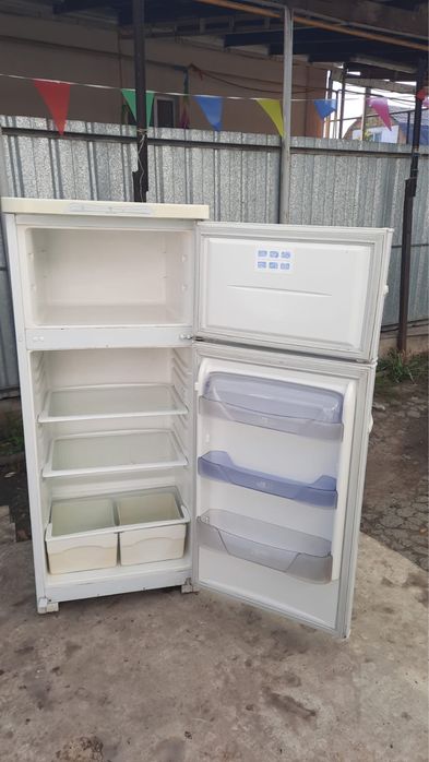 Холодильник продается