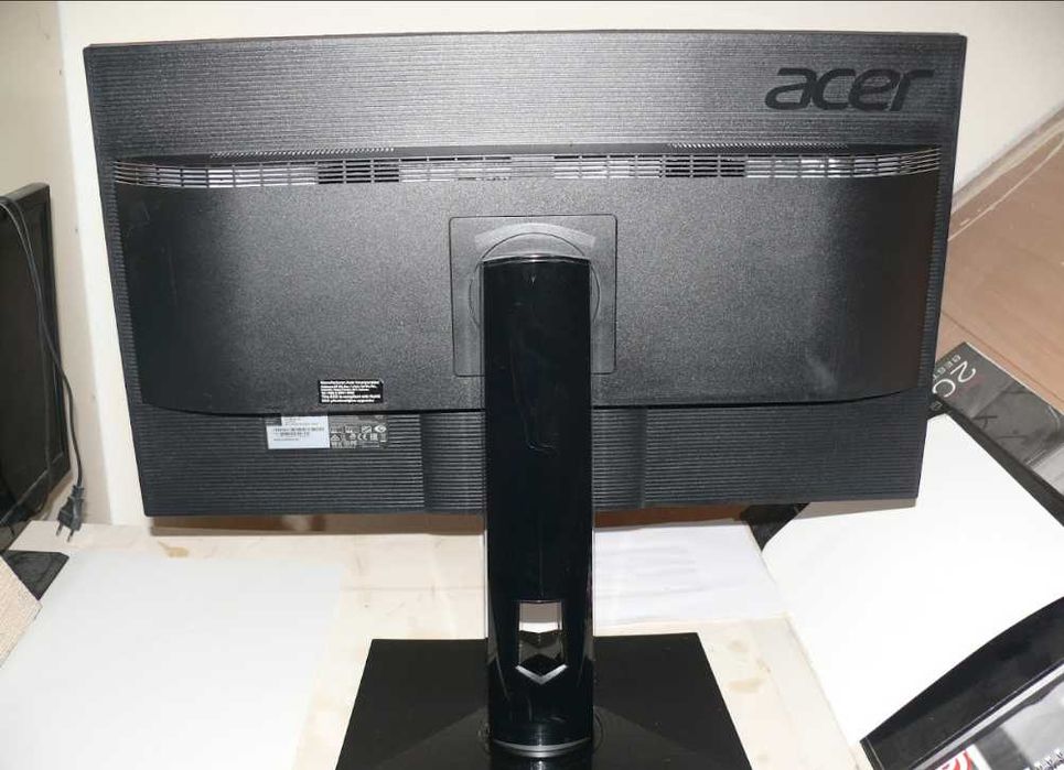 Продавам геймарски. Монитор