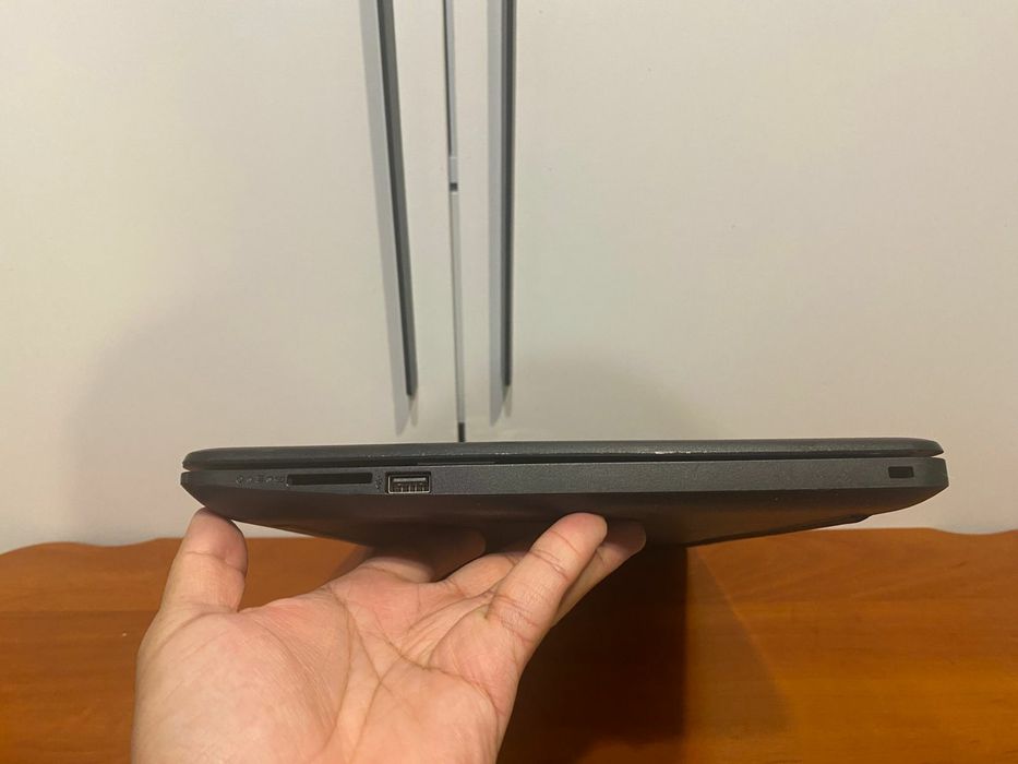 Малопользованный HP c SSD256