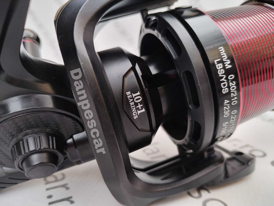 Mulinetă Feeder si Crap PRO FL Strategist 8000 ROSU  tambur Long Cast