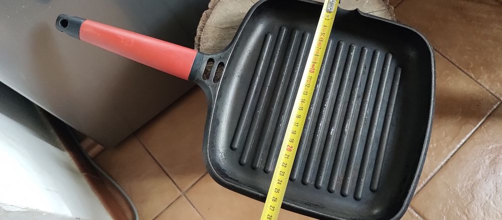 tigaie grill        .