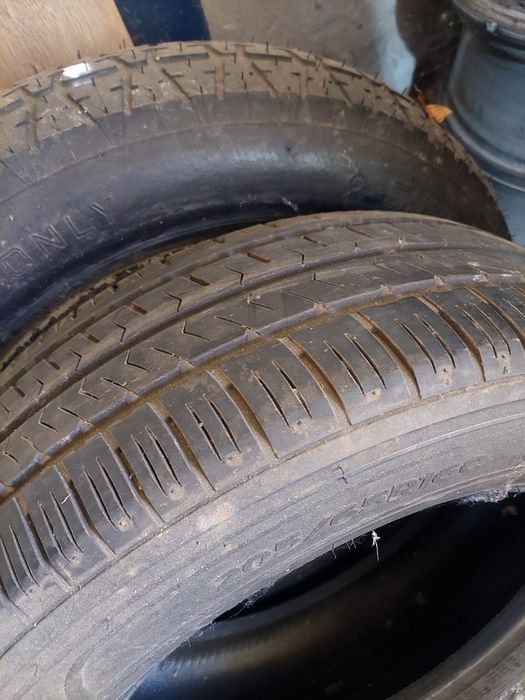 Vând 2 c uri 205 65 16c hankook