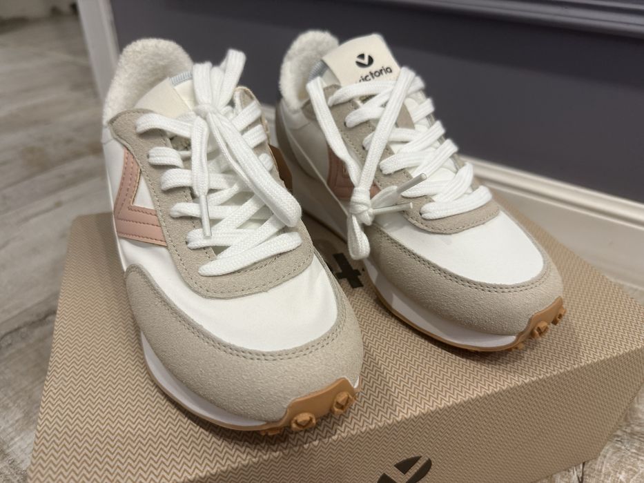 Продам подростковые кросовки