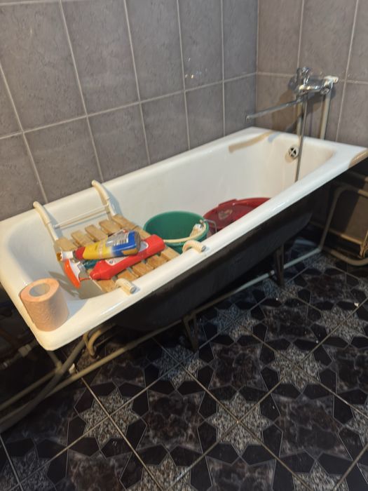 Отдам ванну чугунную