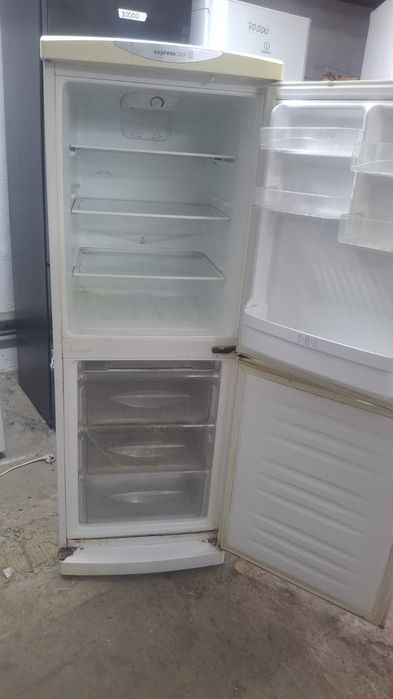 Продам холодильник