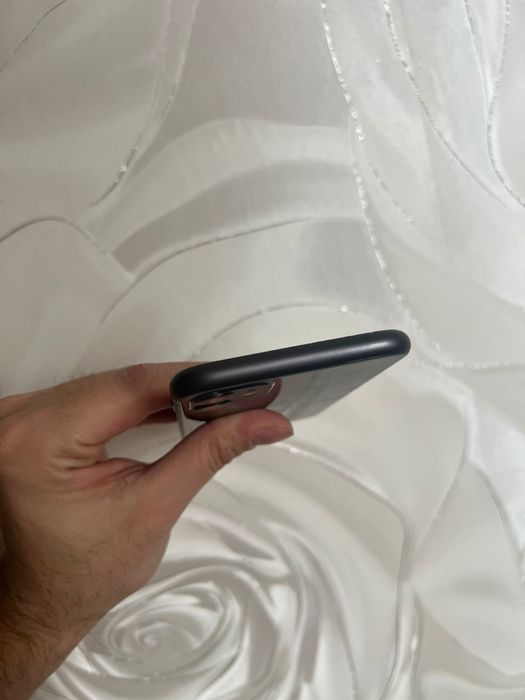 Продам IPhone 11 64gb не вскрывался