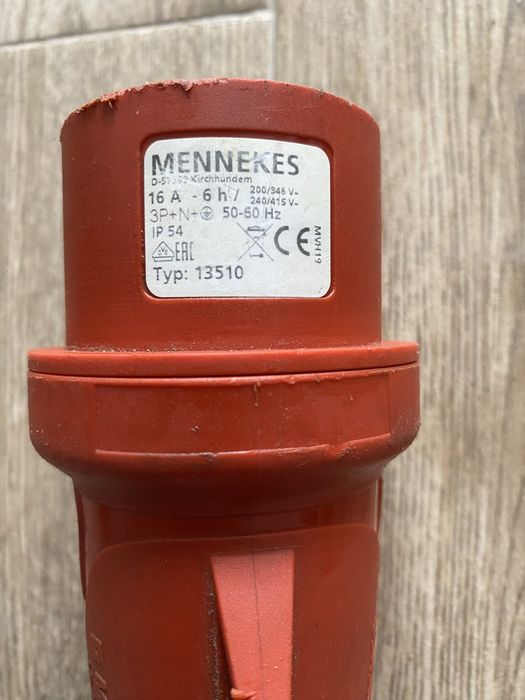 Stecher + priza trifazica Mennekes