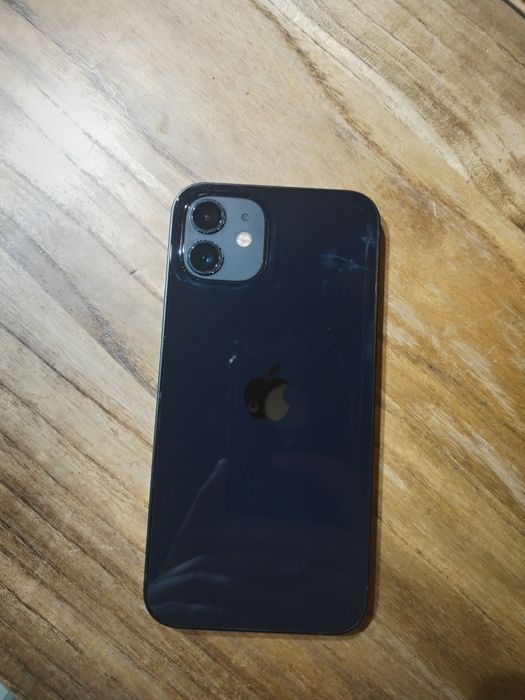 Айфон 12/128г телефон