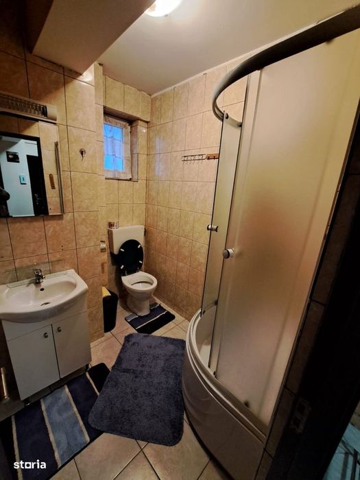 Garsoniera confort sporit, Ipotesti