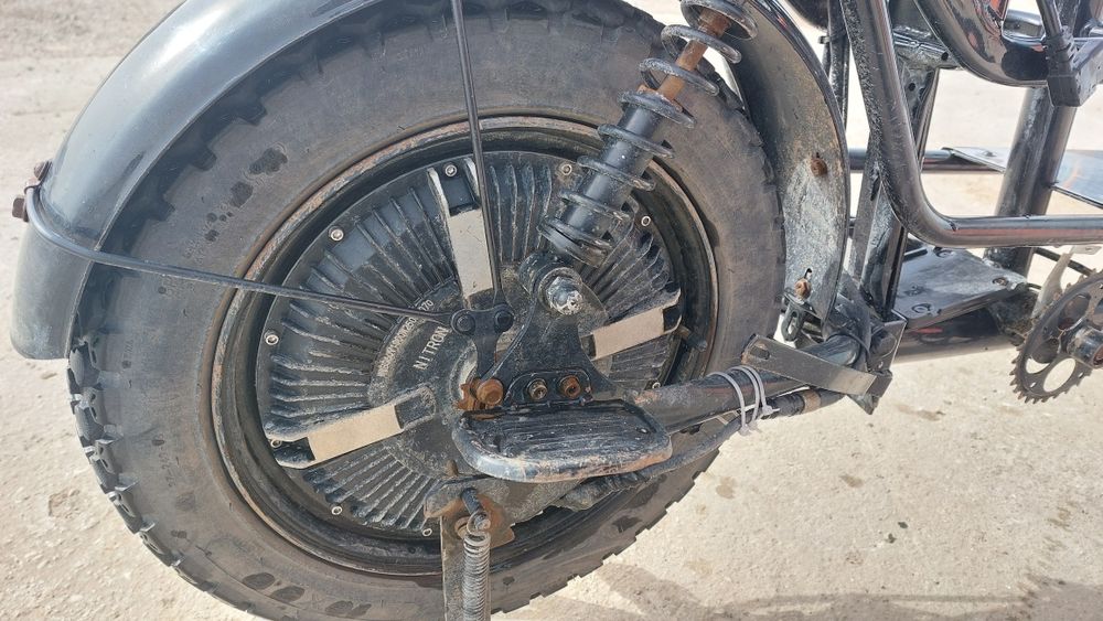 Электровелосипед(электроскутер)  сатылады.