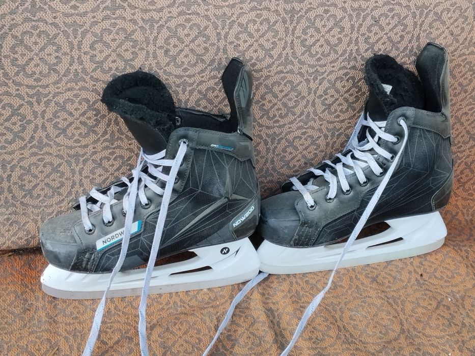 Продам коньки NORDWAY200