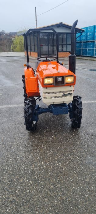 Vând tractor KUBOTA