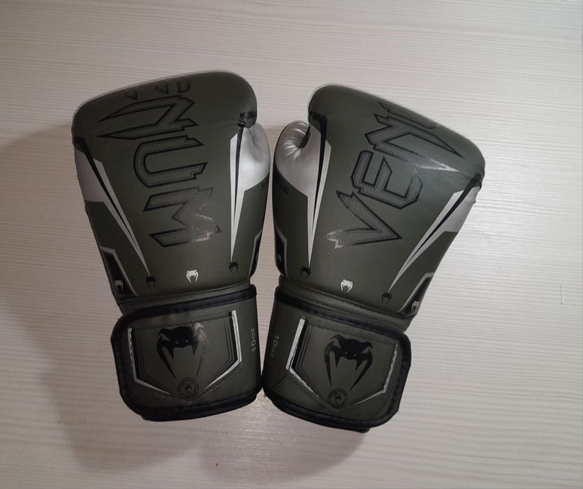 Перчатки Venom 10z