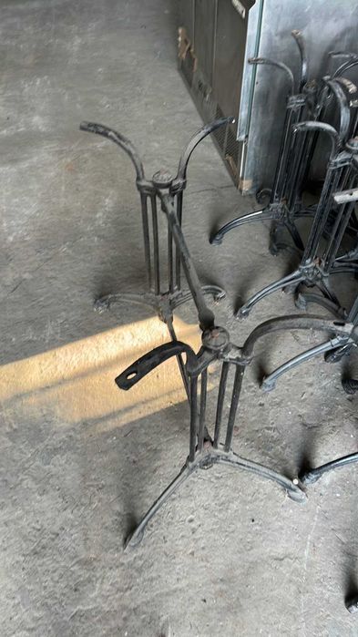 Стойки за маси на ниски цени