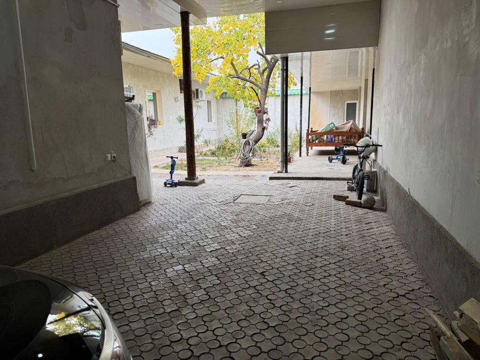 Продаеться просторный дом 4 сотки. 6 комнат