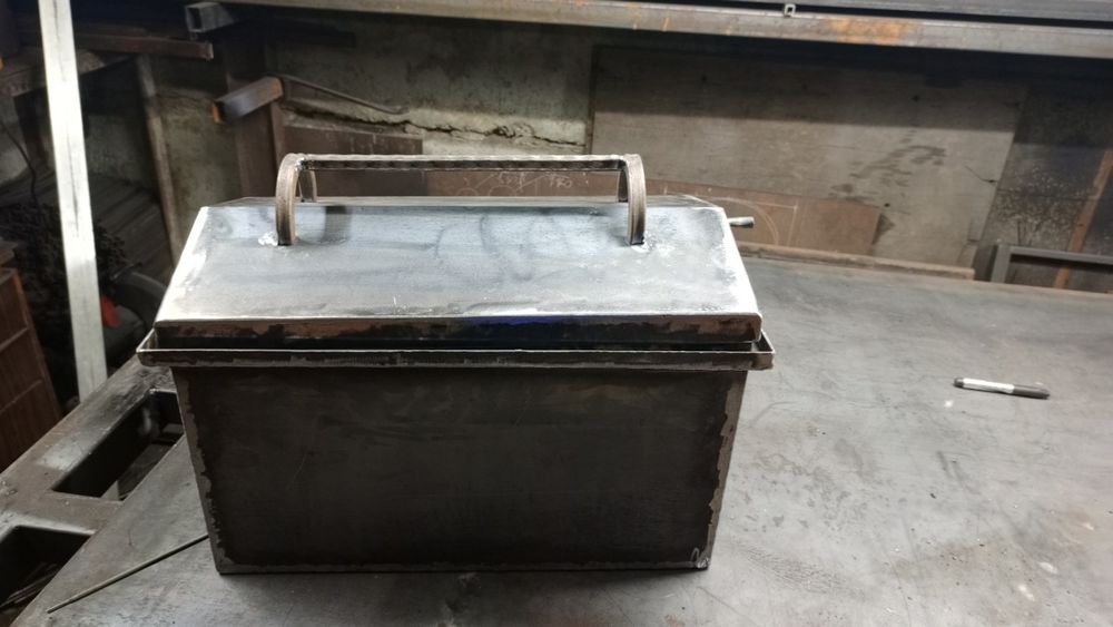 Продам коптилку метал 3ка