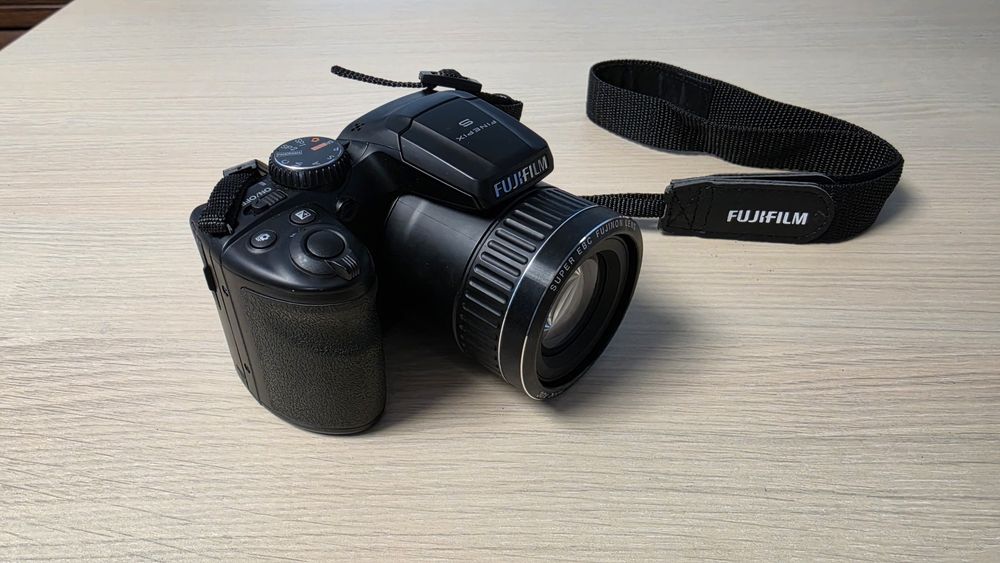 Camera foto Fujifilm FinePix S4800