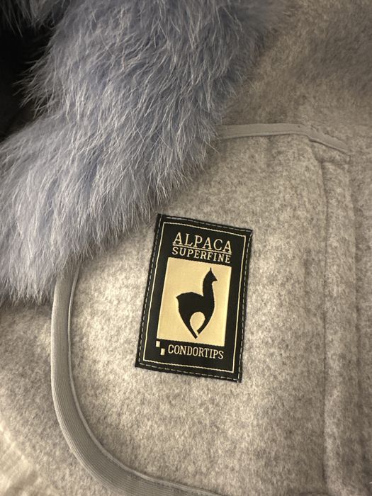 Palton deosebit din lana de alpaca cu guler de vulpe arctica