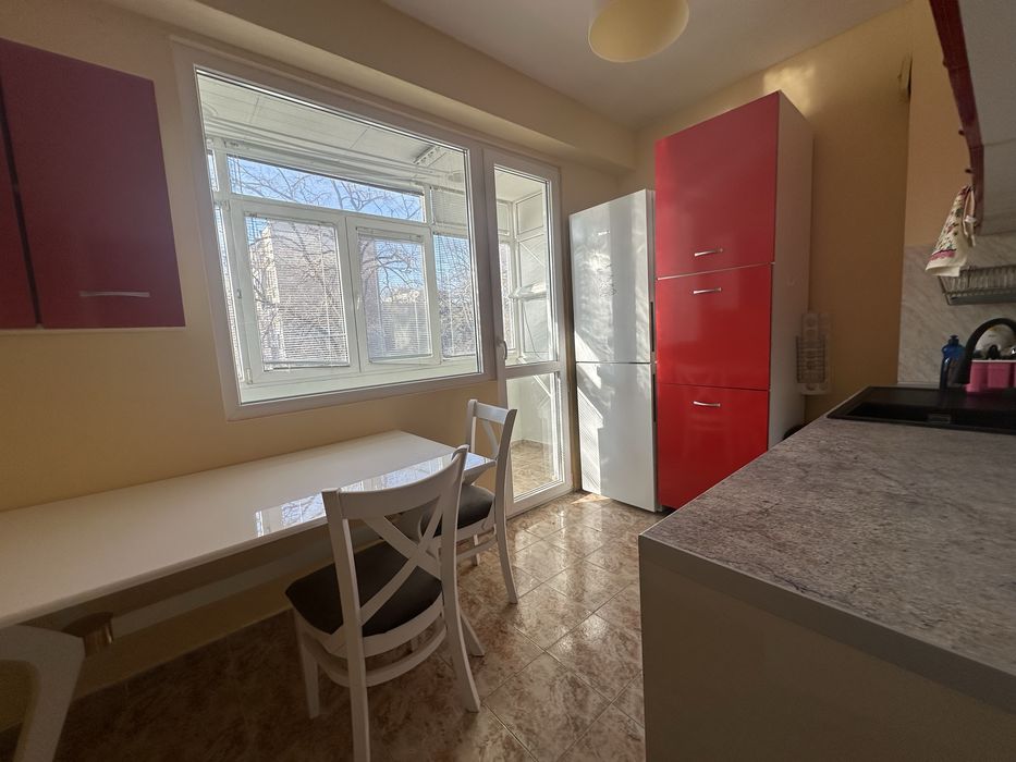 Двустаен с Три отделни помещения под наем!! Смирненски! Обзаведен !