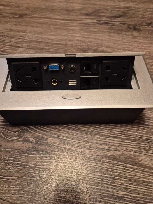 Выдвижная многофункциональная розетка