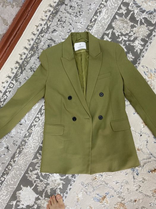 Пиджаки от Zara и Stradivarius MGN