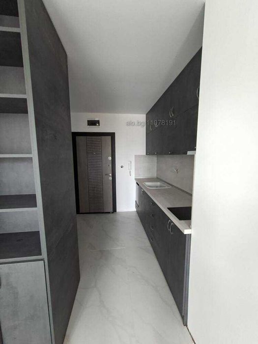 Продавам едностаен