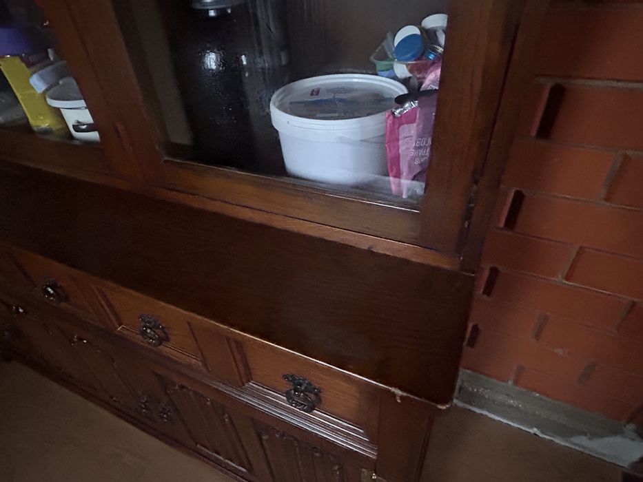 Продам буфет из дуба