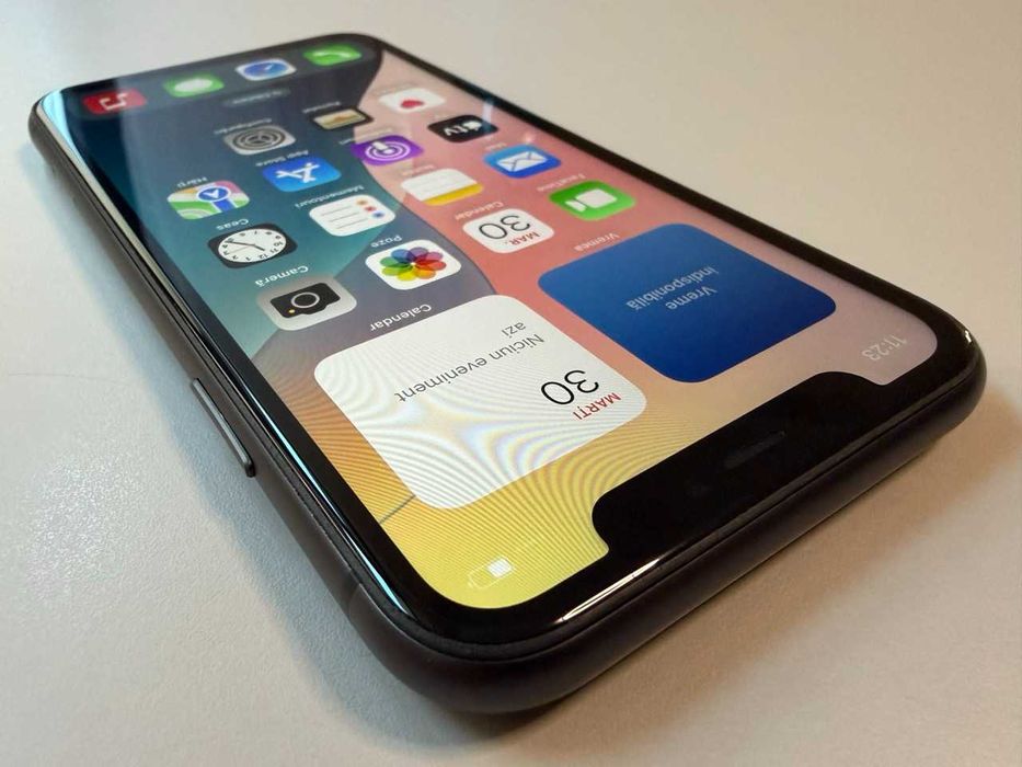  Apple / iPhone 11 64 Gb / Black / 92% Acumulator