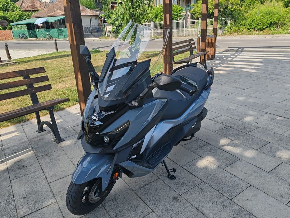 Scuter SYM CRUISYM 300