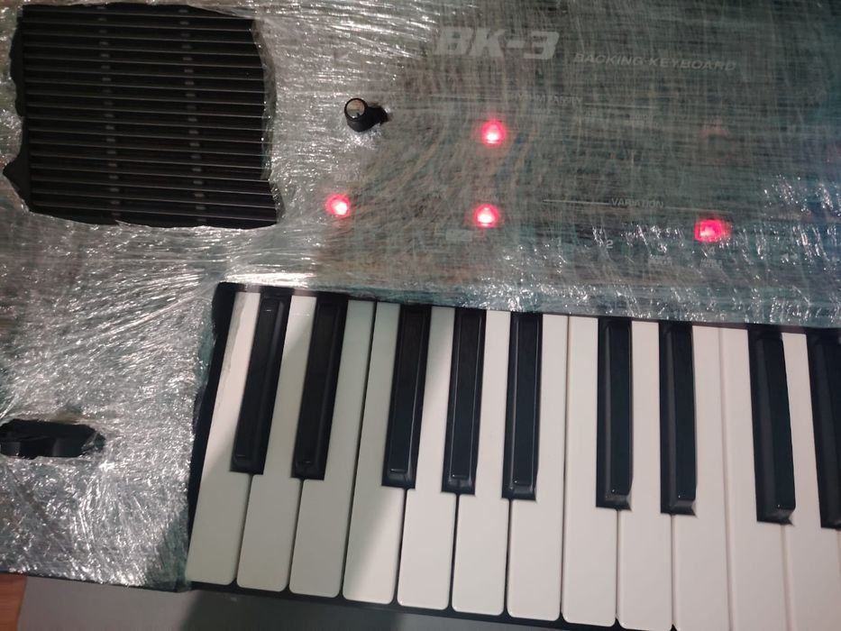 Продам синтезатор Roland bk 3