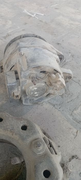 Uvaz zapchastlari sotiladi..