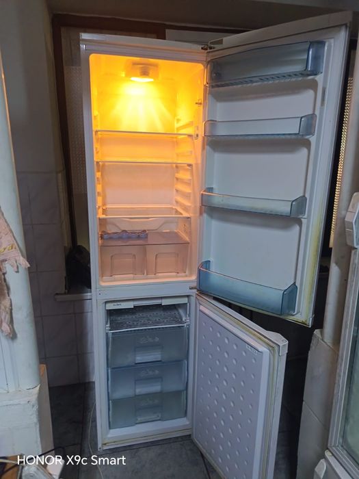 Продам холодильник