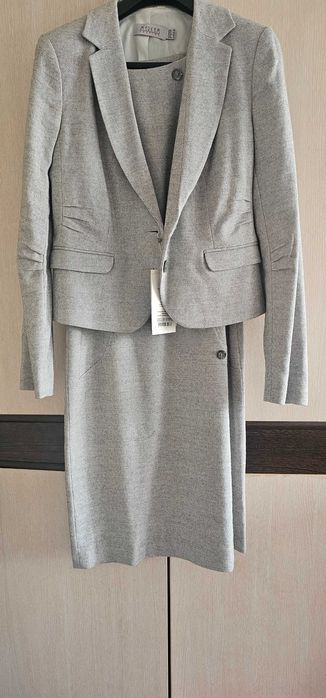 Дамски елегантен костюм