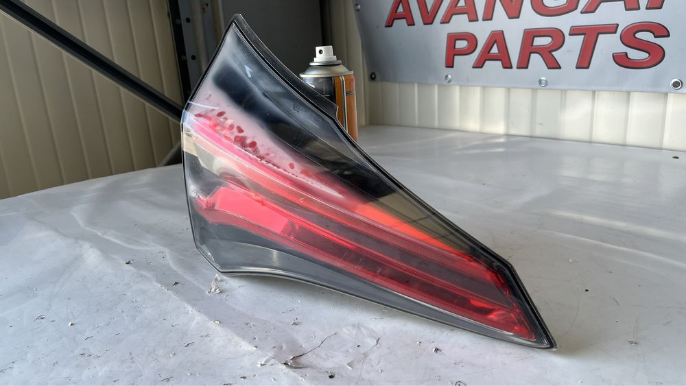 Ляв и 2 броя десен стоп Toyota Rav4 4