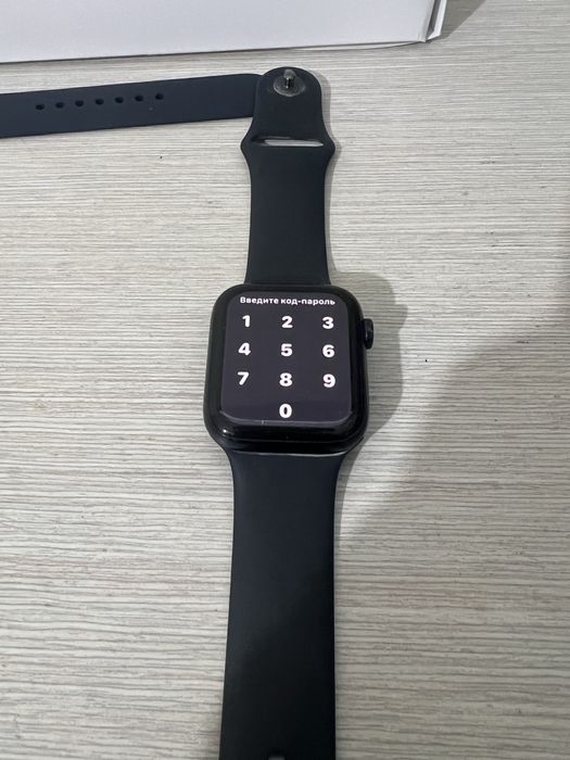Продам apple watch se 2
