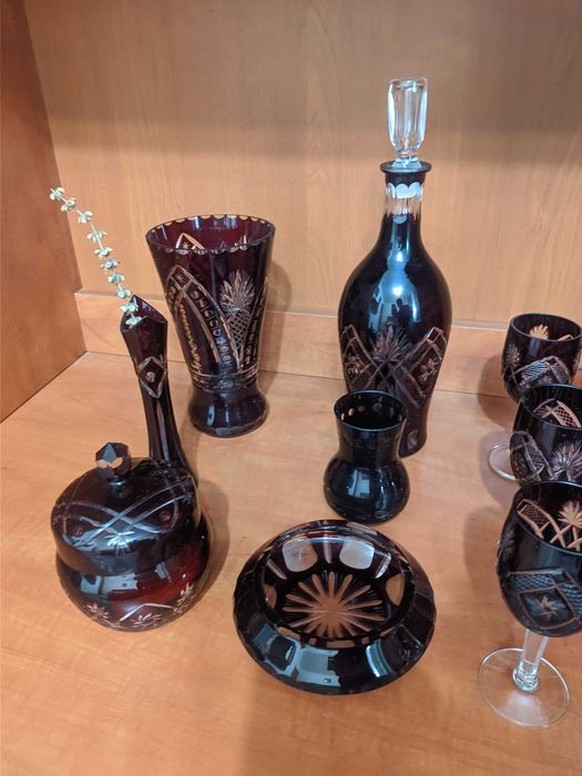 Set cristal roșu rubin format din 12 piese