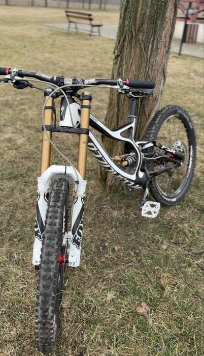 Vând specialized demo 8