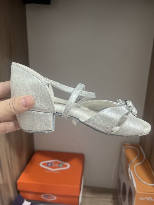 Продам туфли для танцев
