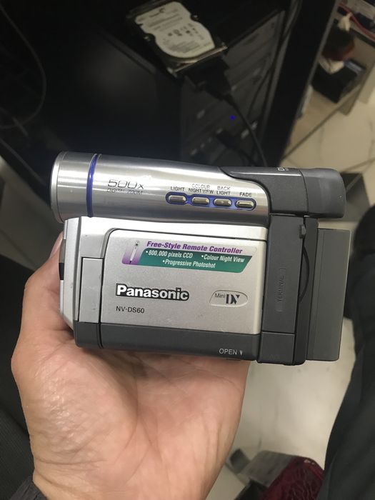 Panasonic dv mini camera sotiladi