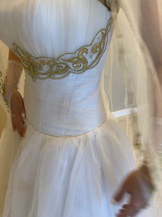 Свадебное платье