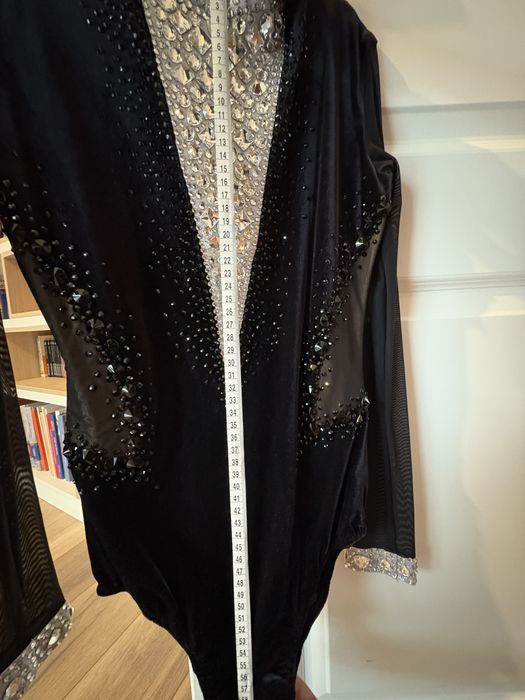 Costum de gimnastica aerobica/ritmica 10-12 ani, lucrat manual