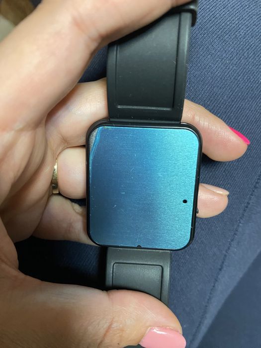 Чисто  нов Смарт часовник